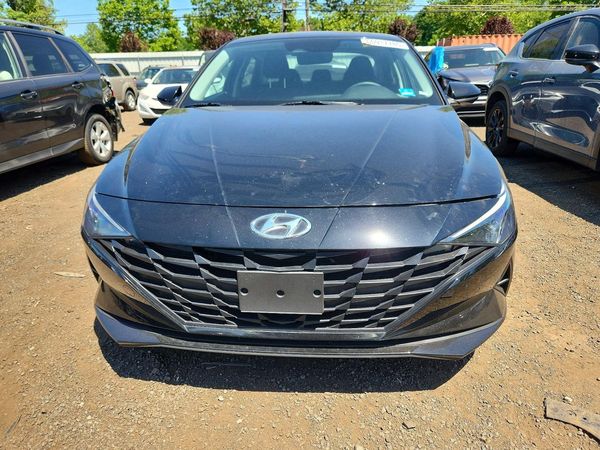 2022 HYUNDAI ELANTRA