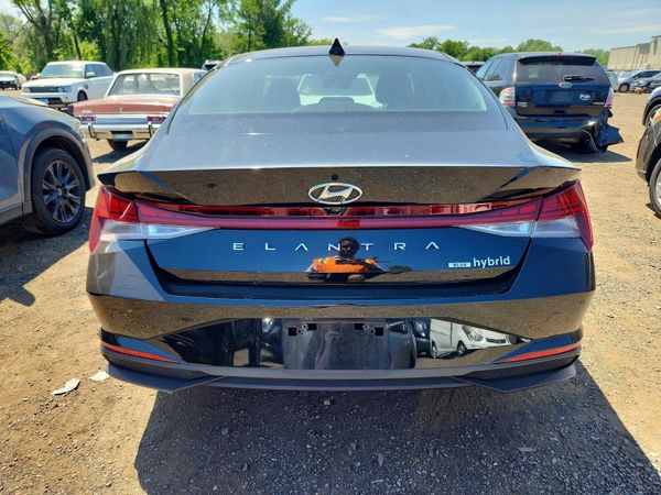 2022 HYUNDAI ELANTRA