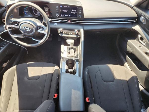 2022 HYUNDAI ELANTRA