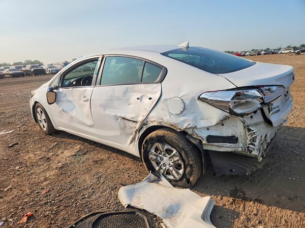 2016 KIA FORTE GL (Middle-Low Grade)