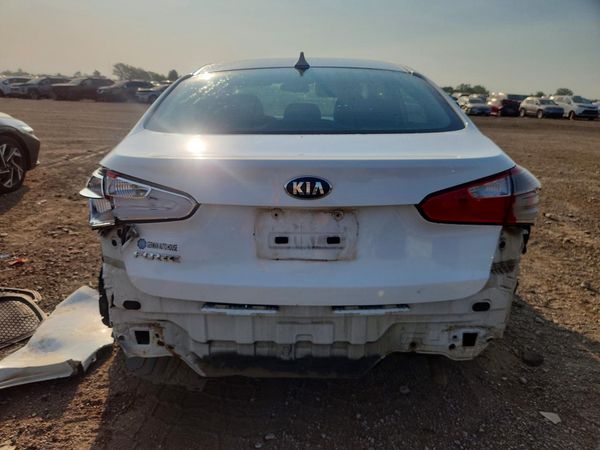 2016 KIA FORTE GL (Middle-Low Grade)