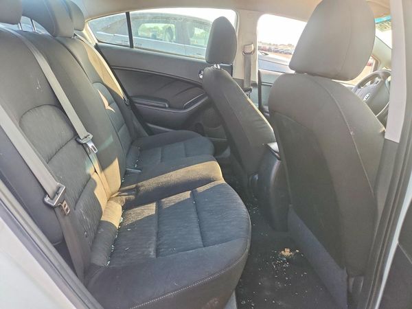 2016 KIA FORTE GL (Middle-Low Grade)