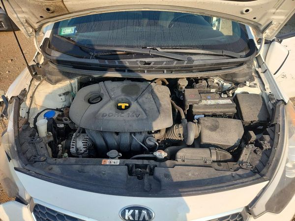 2016 KIA FORTE GL (Middle-Low Grade)