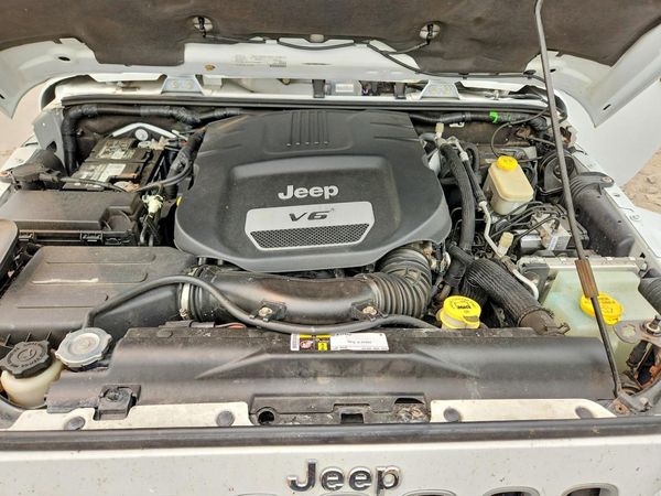 2016 JEEP WRANGLER UNLIMITED SAHARA 4X4