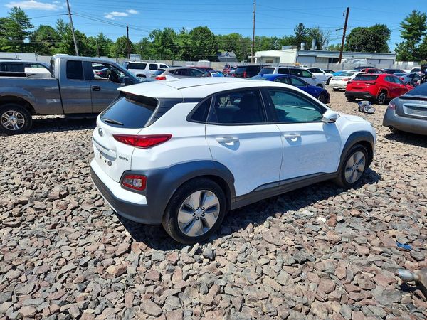 2021 HYUNDAI KONA