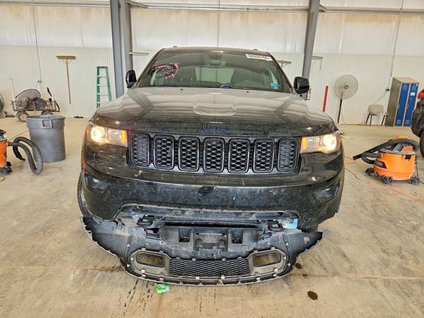 2020 JEEP GRAND CHEROKEE LAREDO 4X2