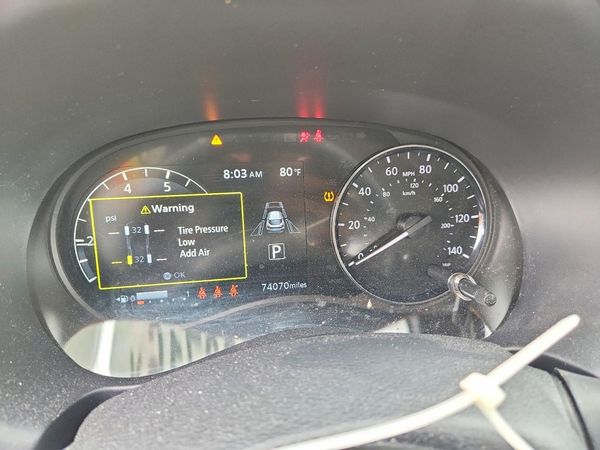 2024 NISSAN KICKS SV
