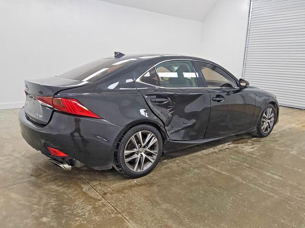 2018 LEXUS IS 300
