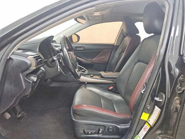 2018 LEXUS IS 300