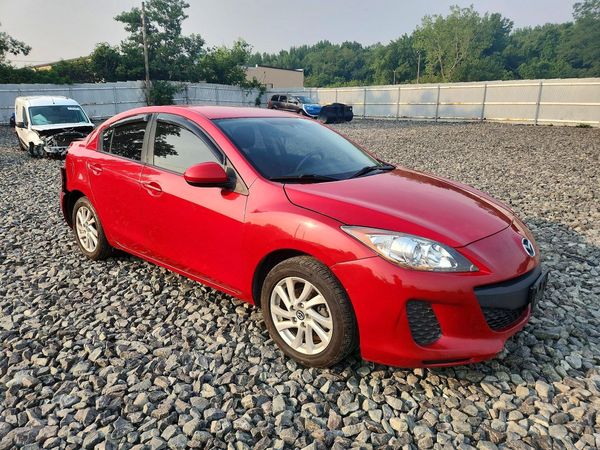 2013 MAZDA 3 Touring/GS