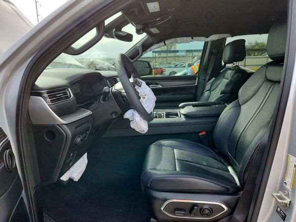 2024 JEEP WAGONEER Series II — DENT