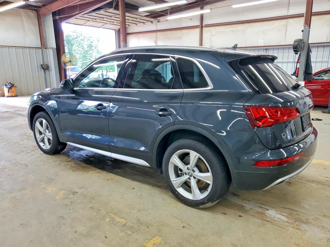 2020 AUDI Q5 quattro Premium Plus