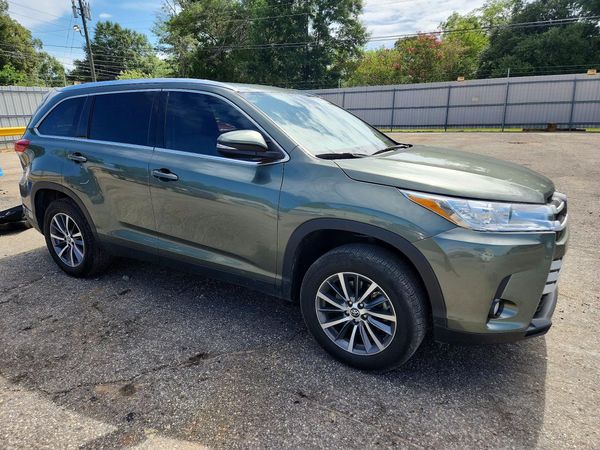 2019 TOYOTA HIGHLANDER SE/XLE