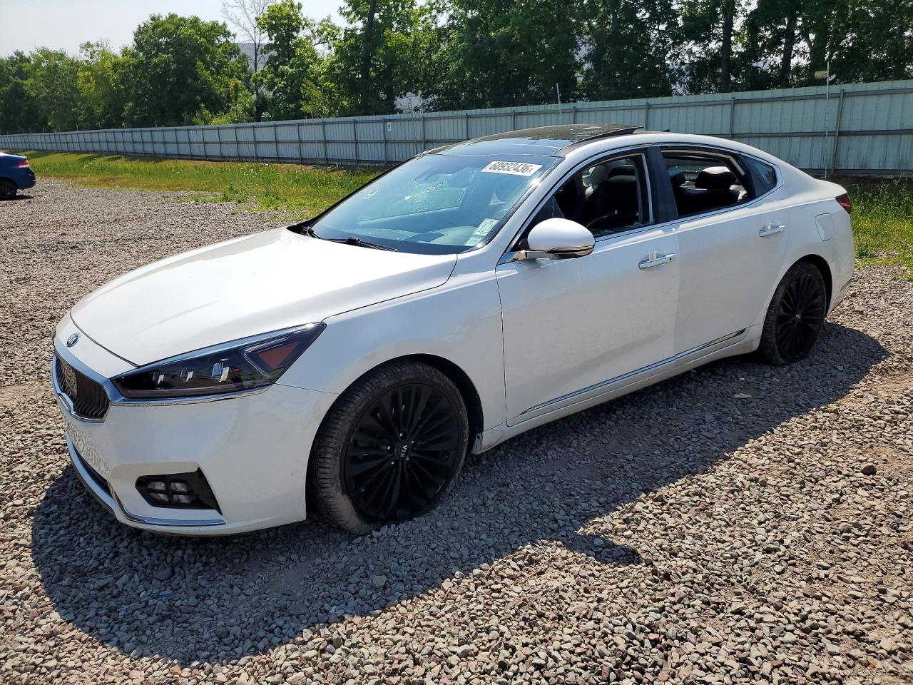 2017 KIA CADENZA