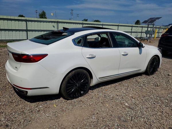 2017 KIA CADENZA