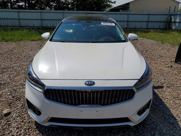 2017 KIA CADENZA