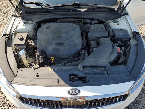 2017 KIA CADENZA