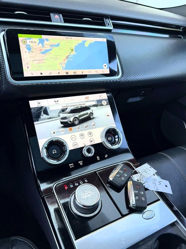 2019 LAND ROVER RANGE ROVER VELAR R-Dynamic SE