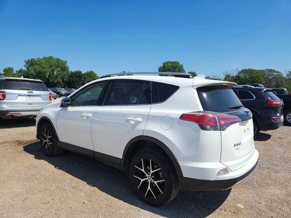 2018 TOYOTA RAV4 SE