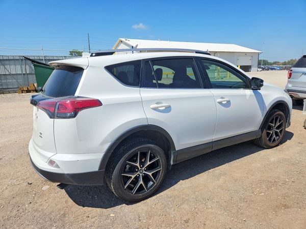 2018 TOYOTA RAV4 SE