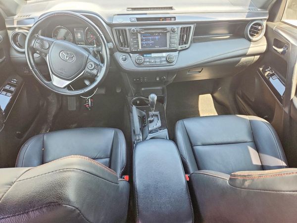 2018 TOYOTA RAV4 SE