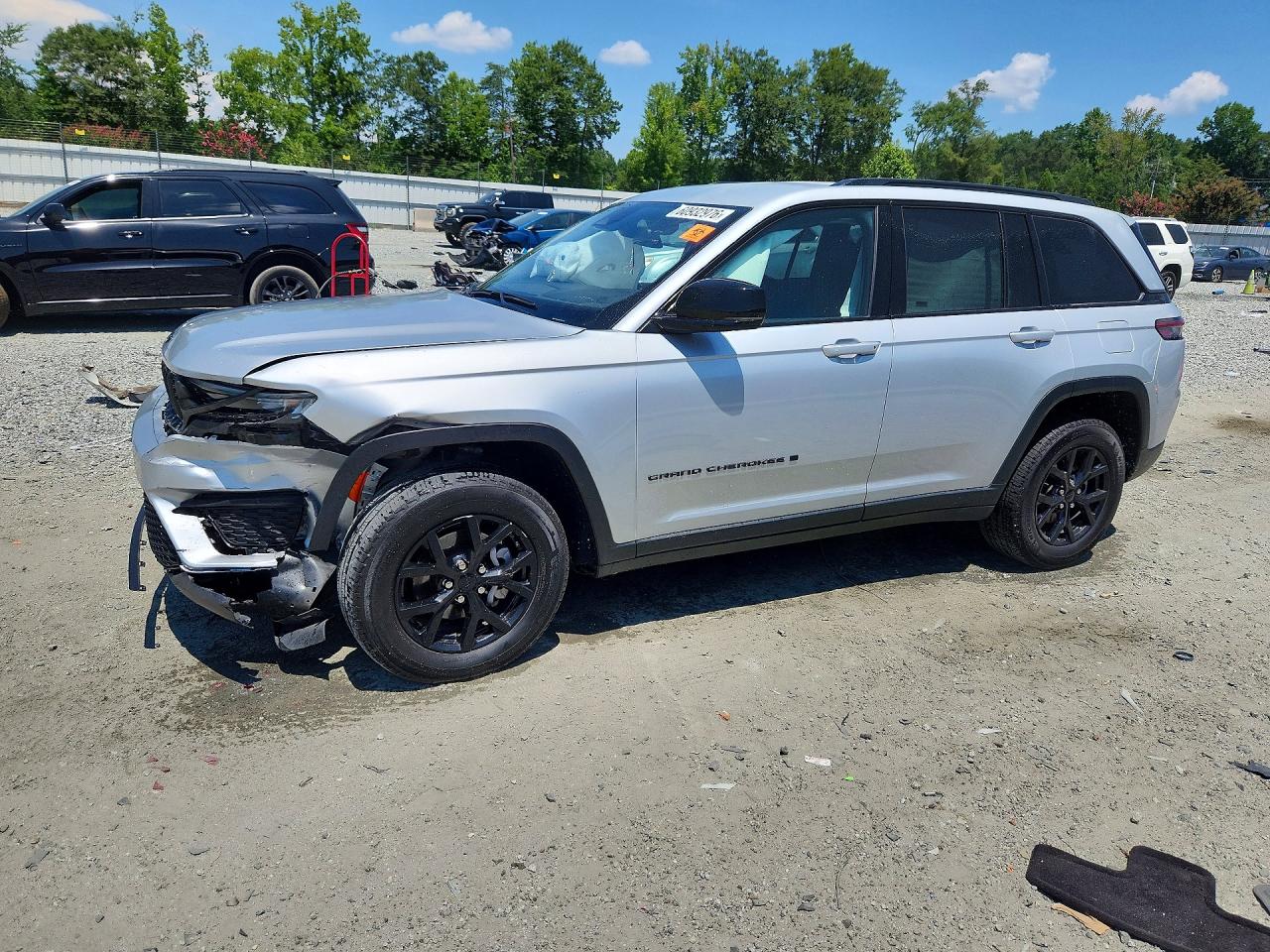 2024 JEEP GRAND CHEROKEE LAREDO 4X4