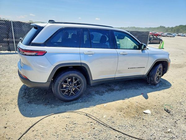 2024 JEEP GRAND CHEROKEE LAREDO 4X4