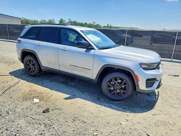 2024 JEEP GRAND CHEROKEE LAREDO 4X4