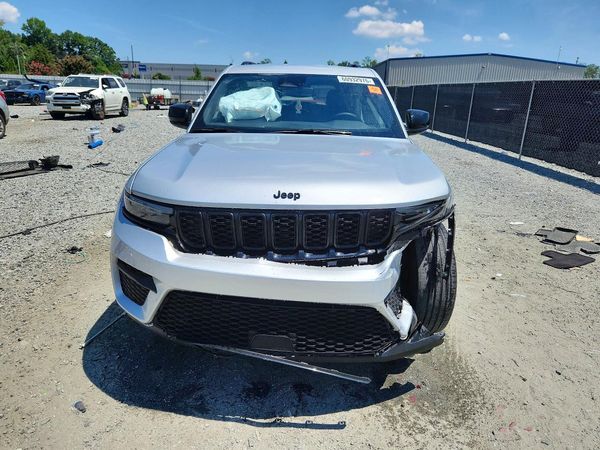 2024 JEEP GRAND CHEROKEE LAREDO 4X4