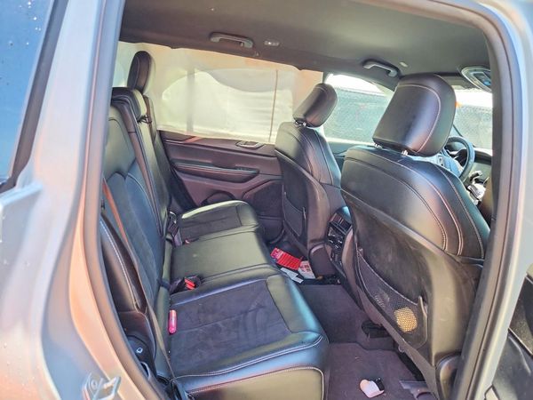 2024 JEEP GRAND CHEROKEE LAREDO 4X4