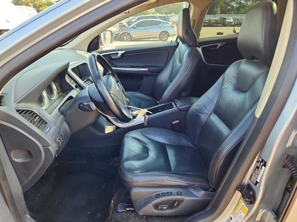 2013 VOLVO XC60