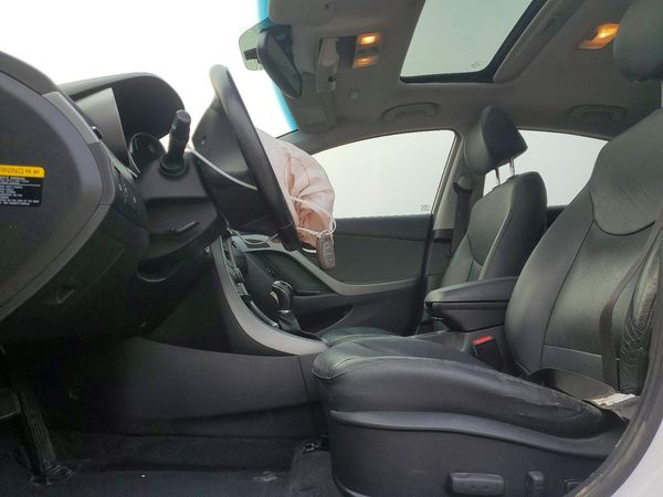 2014 HYUNDAI ELANTRA GLS (Middle)
