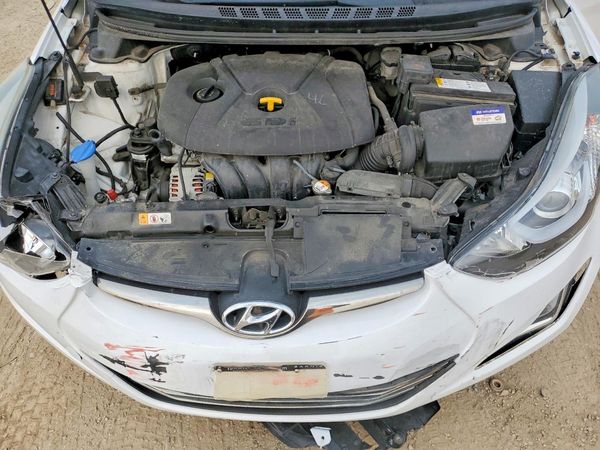 2014 HYUNDAI ELANTRA GLS (Middle)
