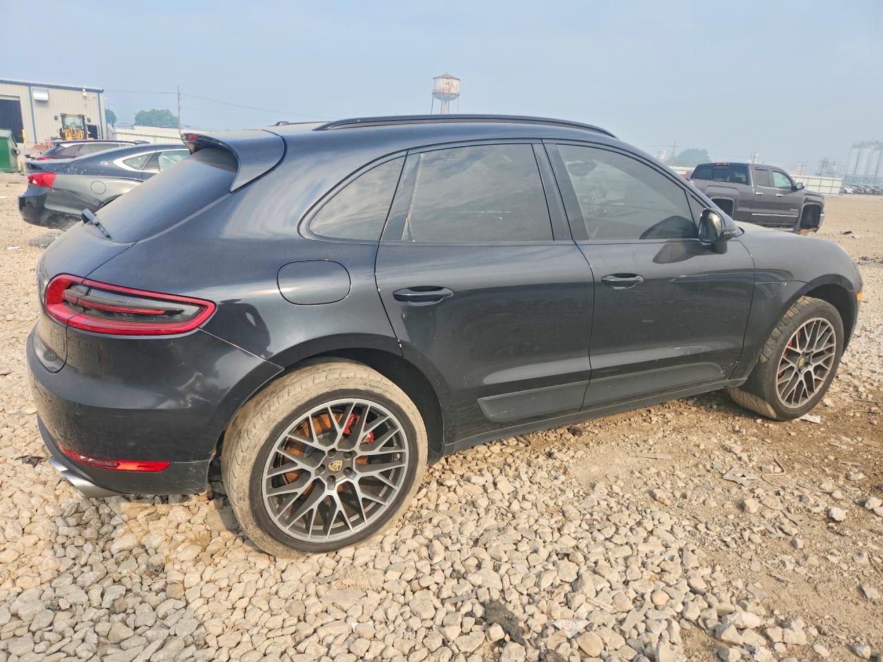 2016 PORSCHE MACAN