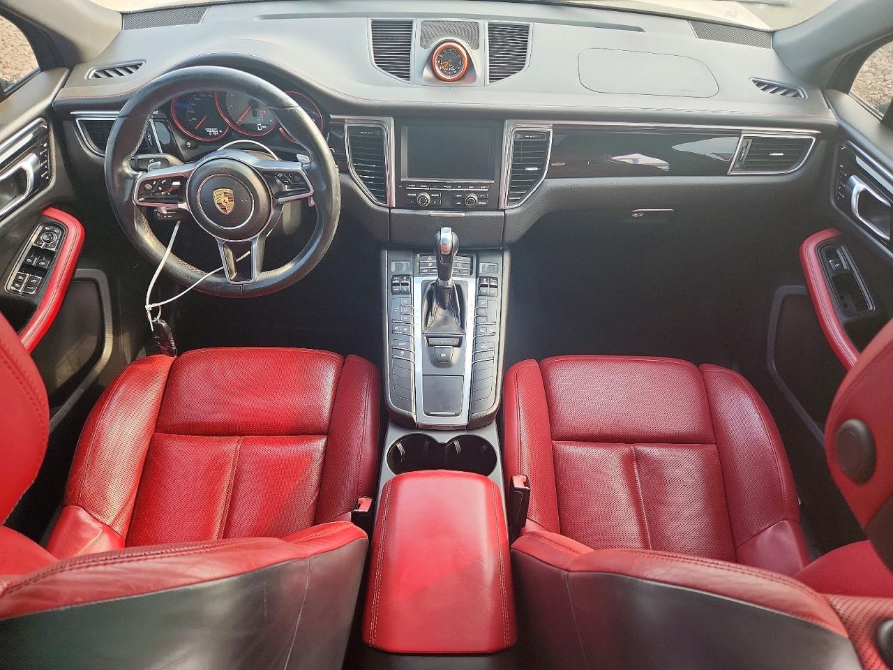2016 PORSCHE MACAN