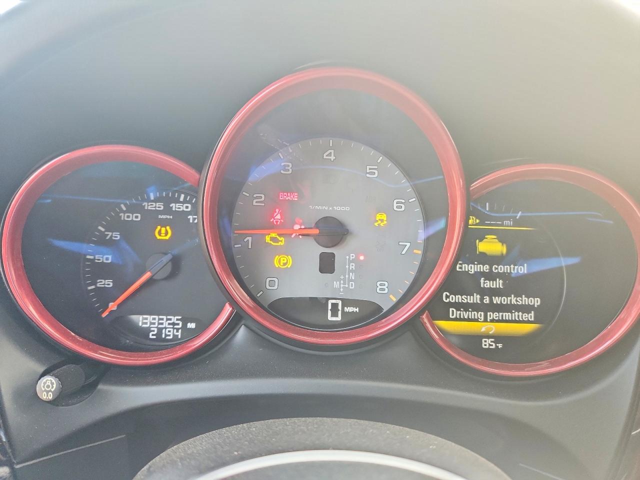 2016 PORSCHE MACAN