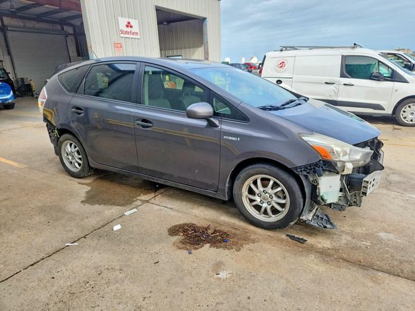 2016 TOYOTA PRIUS V