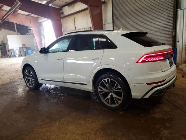 2021 AUDI Q8