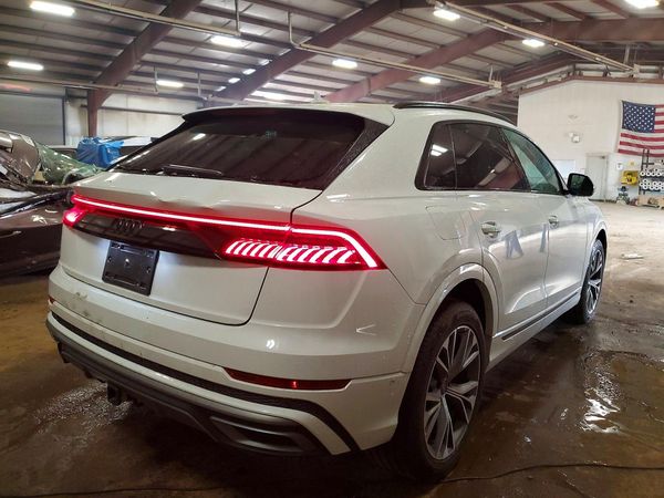 2021 AUDI Q8