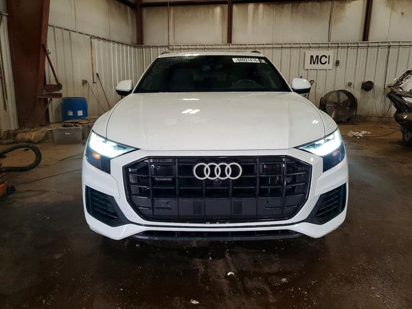 2021 AUDI Q8