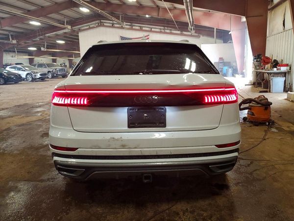 2021 AUDI Q8