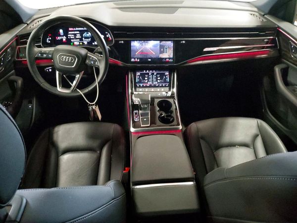 2021 AUDI Q8