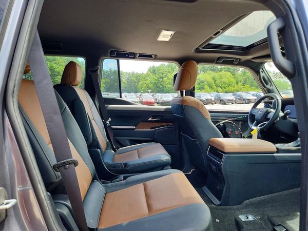 2024 LEXUS GX 550