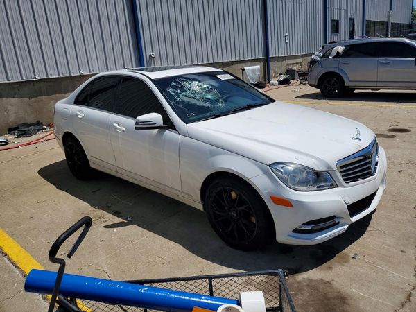2013 MERCEDES-BENZ C C300