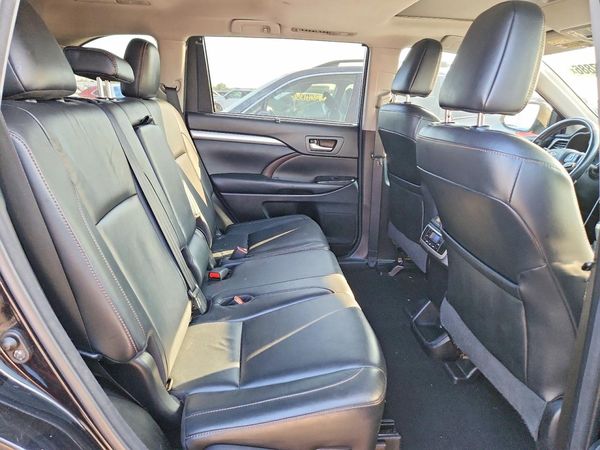 2017 TOYOTA HIGHLANDER SE/XLE