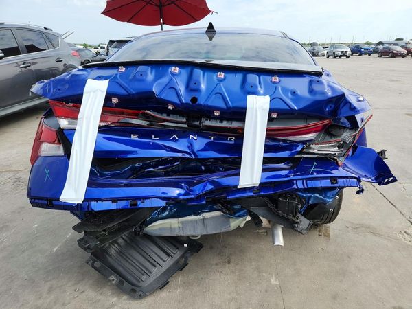 2026 HYUNDAI ELANTRA SE