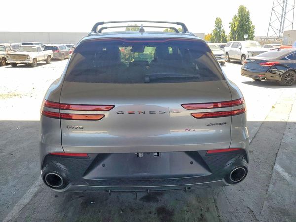 2024 GENESIS GV70