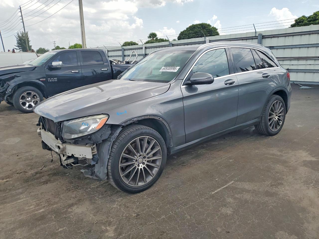 2016 MERCEDES-BENZ GLC GLC300