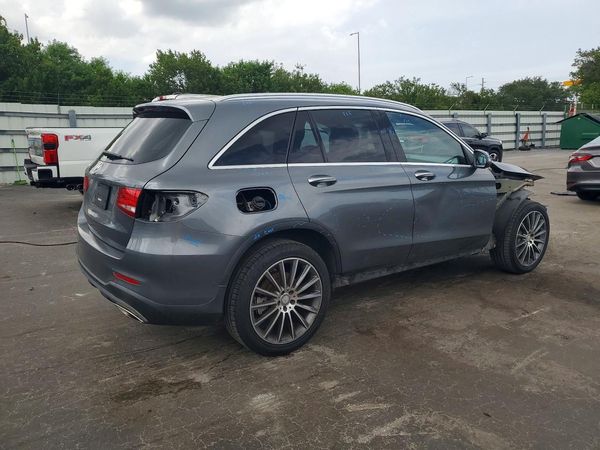2016 MERCEDES-BENZ GLC GLC300