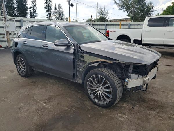 2016 MERCEDES-BENZ GLC GLC300